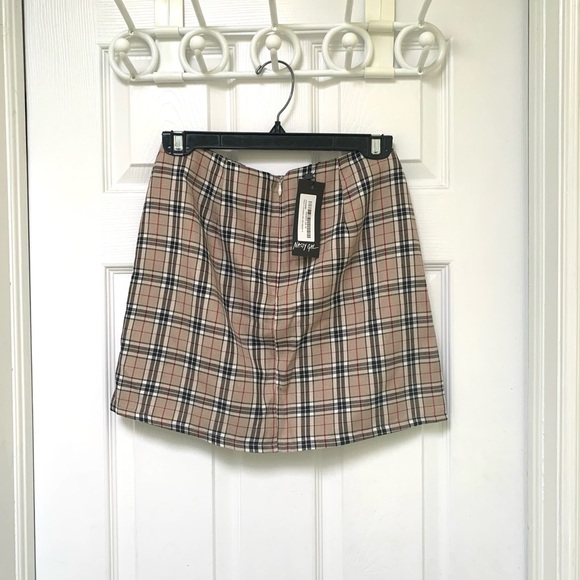 NastyGal Check A Line High Waisted Skirt - Picture 3 of 5